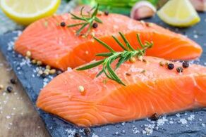 Salmon fillet sa diyeta ng isang lalaki na may pagbaba ng libido